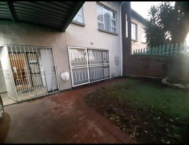 3 BEDROOM PROPERTY TO RENT IN BOKSBURG SOUTH